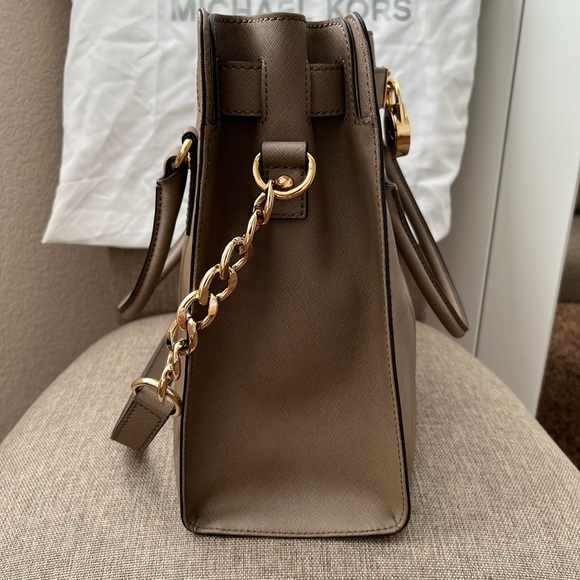 MK Large Hamilton Saffoano in taupe color. - Picture 3 of 8